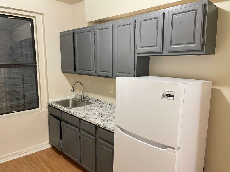 3210 Kingsbridge Ave #2D - Photo 3 of 16