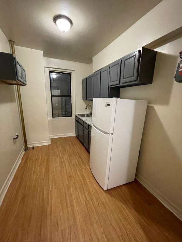 3210 Kingsbridge Ave #2D - Photo 4 of 16