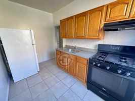 featured image of 3132 Buhre Ave #3