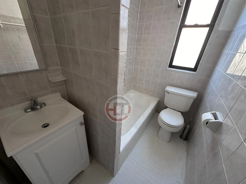 3132 Buhre Ave #3 - Photo 6 of 7