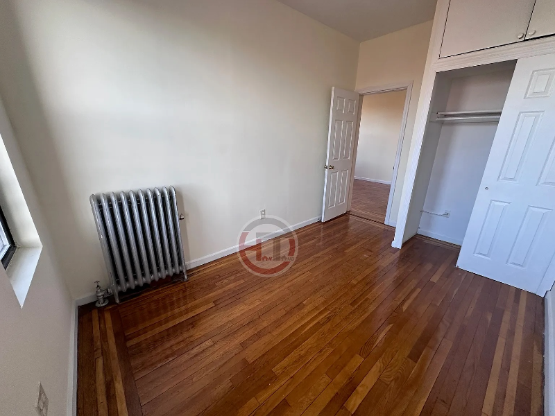 3132 Buhre Ave #3 - Photo 7 of 7