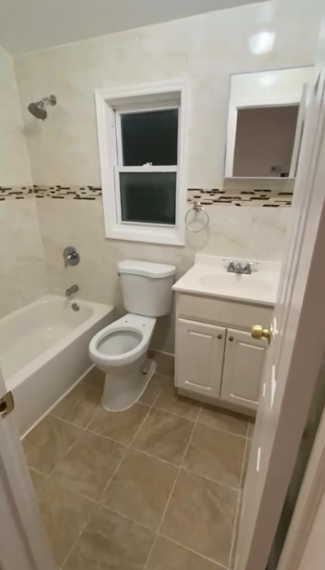 122-07 142nd Pl - Photo 5 of 7