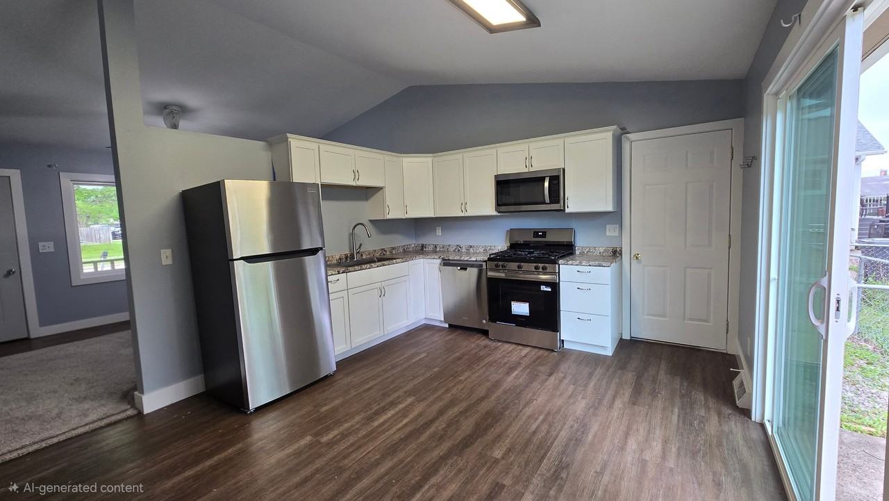 2125 44th St - Photo 4 of 13