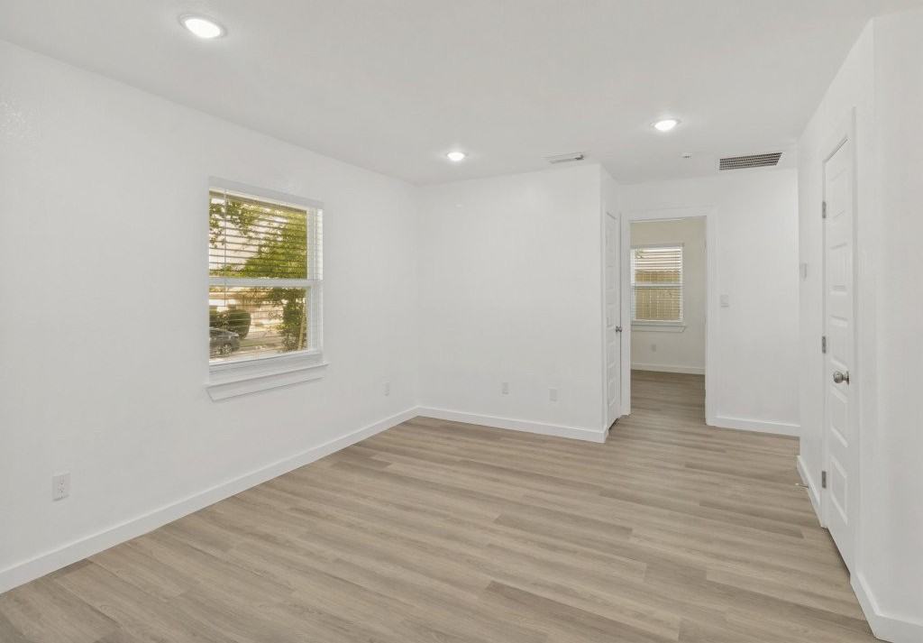 12057 Bellafonte Dr - Photo 7 of 15
