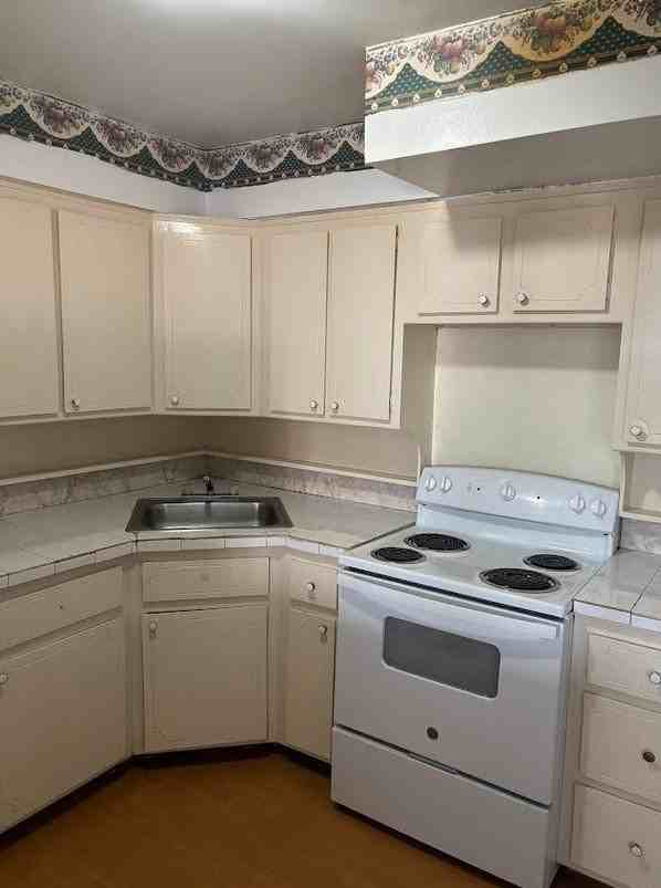 91-04 75 St #91-04 - Photo 3 of 8