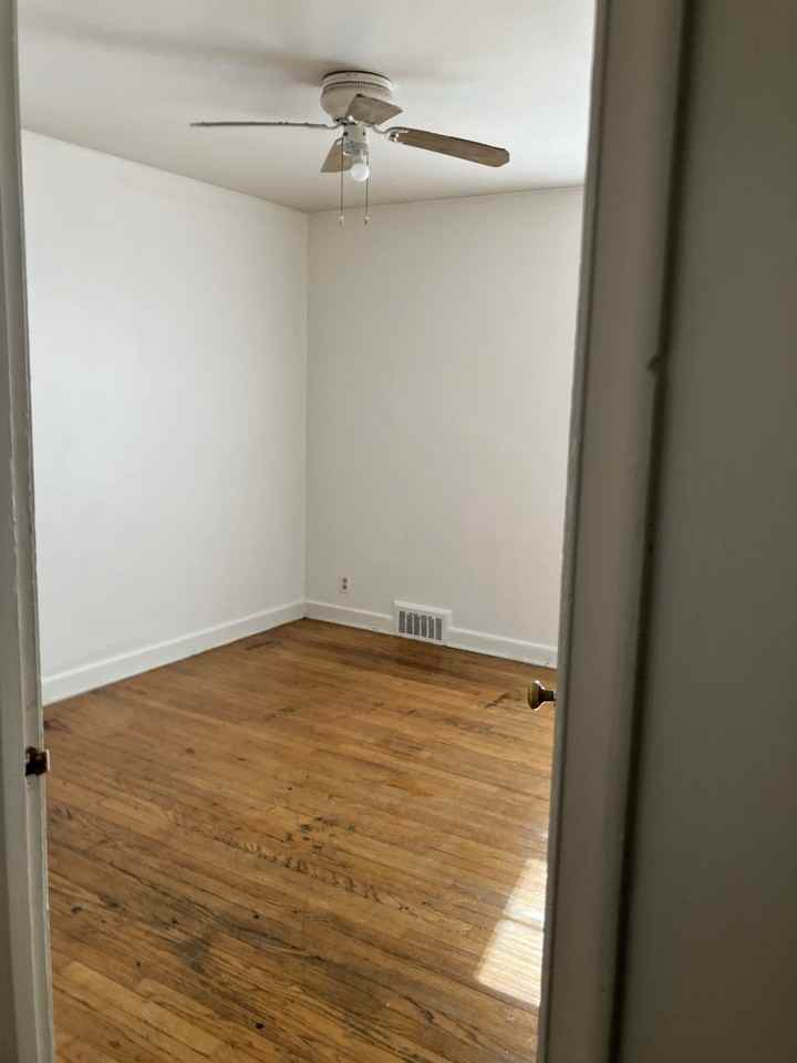 4025 North Sherman Boulevard - Photo 5 of 7