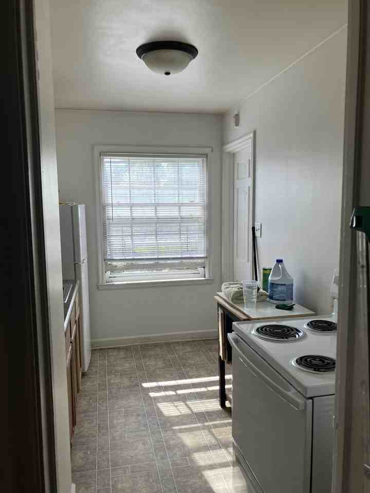 4025 North Sherman Boulevard - Photo 6 of 7
