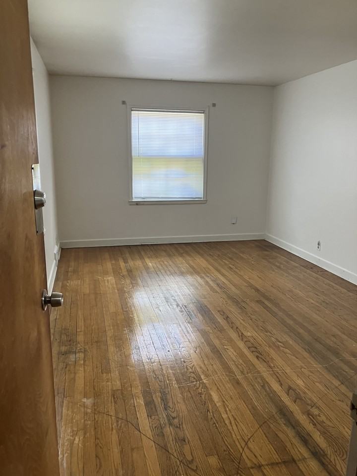4025 North Sherman Boulevard - Photo 7 of 7