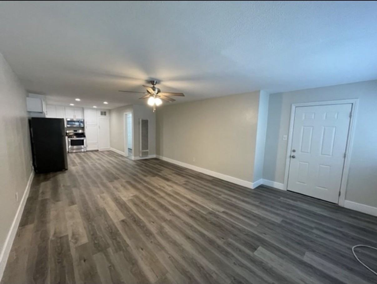 200 East Wakefield Avenue - Photo 4 of 18