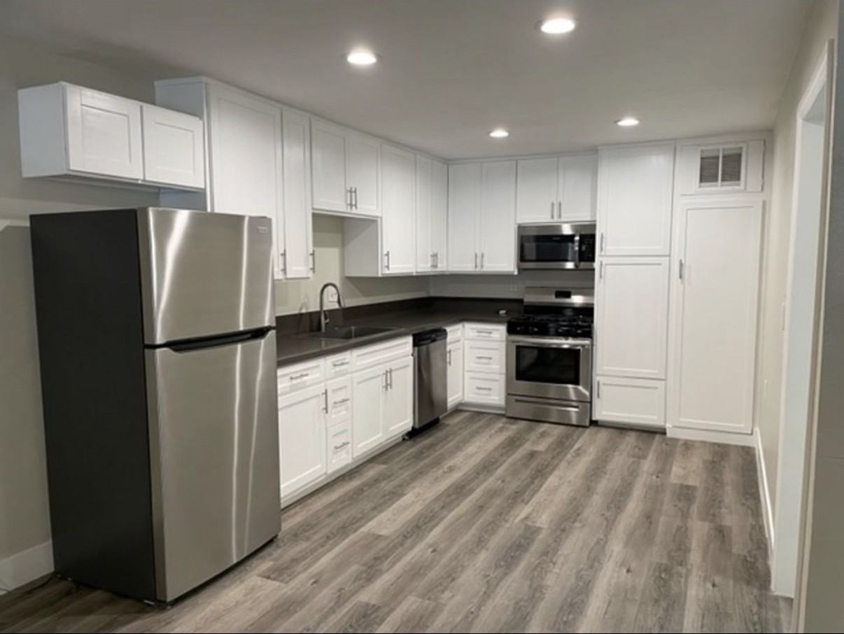 200 East Wakefield Avenue - Photo 5 of 18