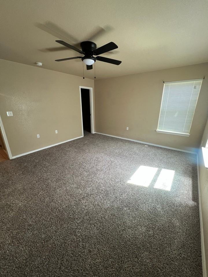 12037 Copper Mine Ln - Photo 7 of 26