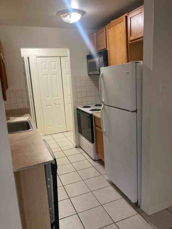 21640 Hillside Dr #2C - Photo 3 of 20