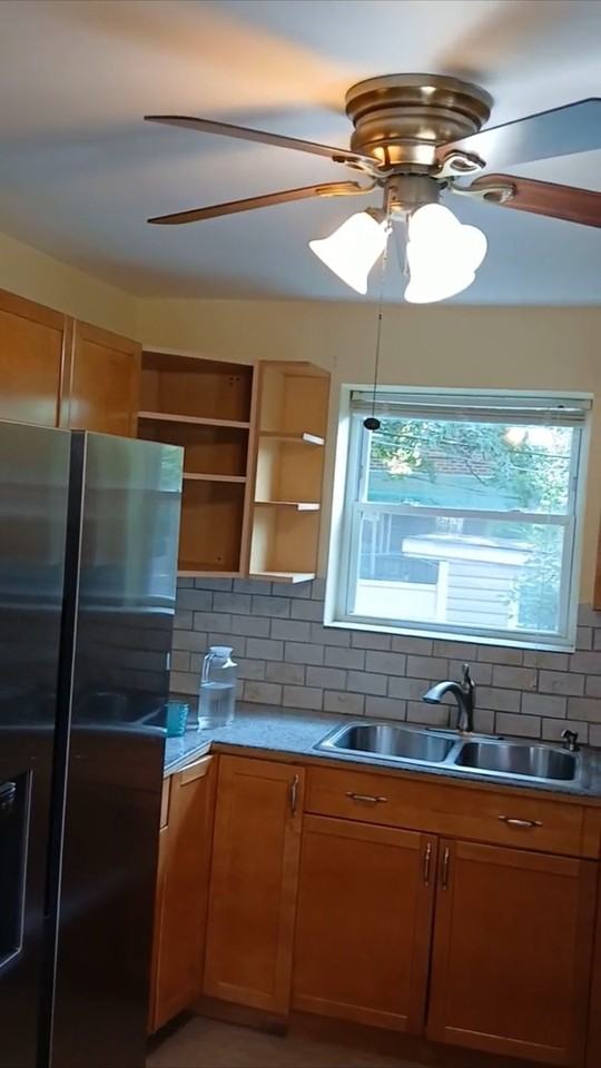 2333 Wallace Ave #GL - Photo 2 of 9