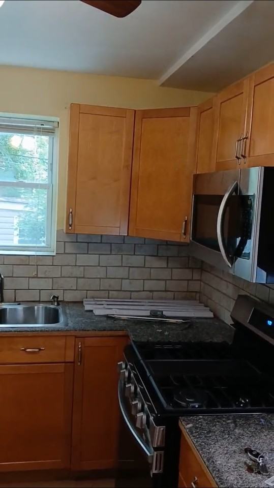 2333 Wallace Ave #GL - Photo 3 of 9
