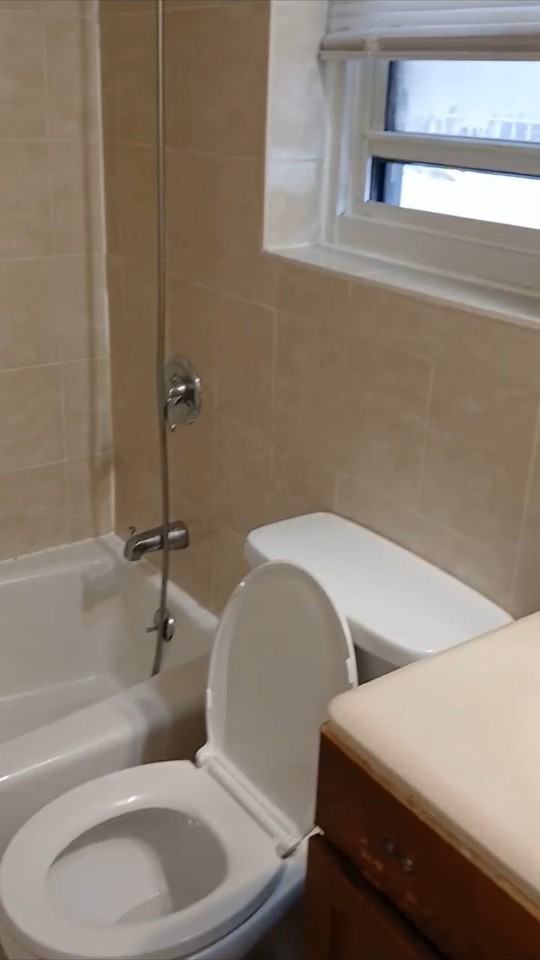 2333 Wallace Ave #GL - Photo 5 of 9