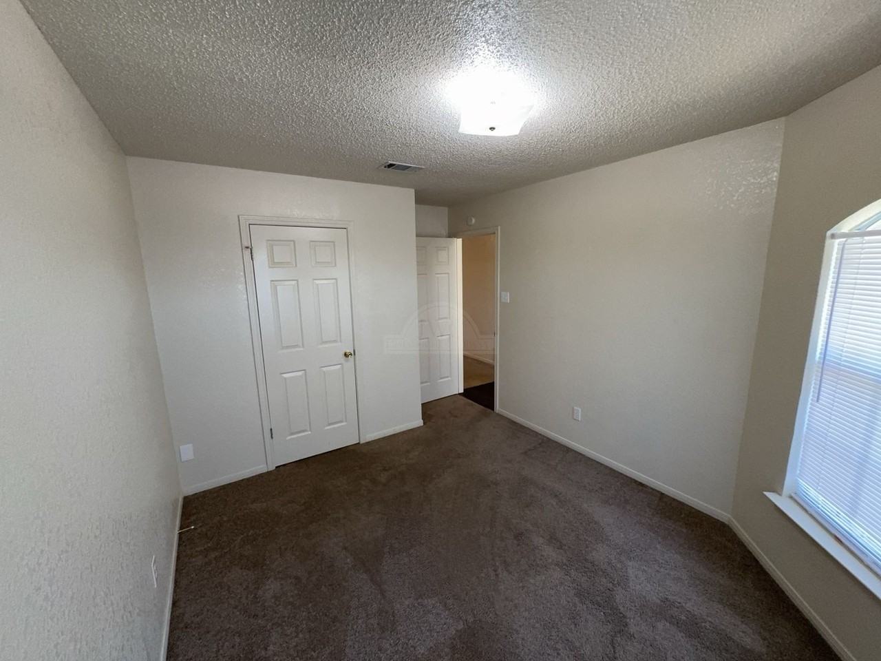 4004 Riverrock Dr - Photo 5 of 21