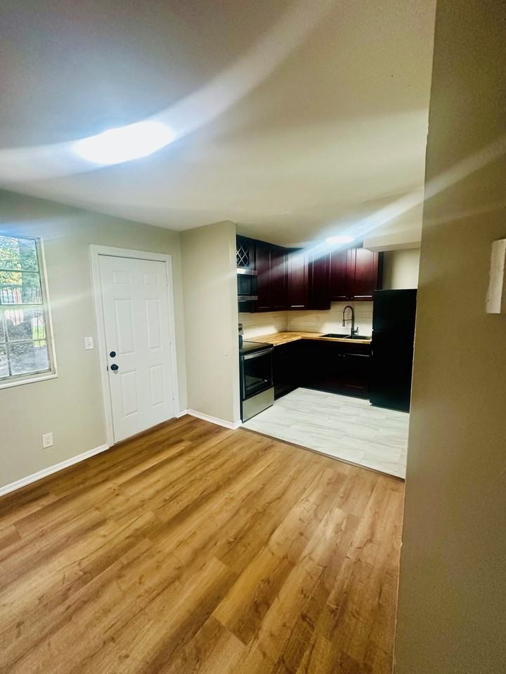 7203 Ken Knight Dr E - Photo 5 of 20