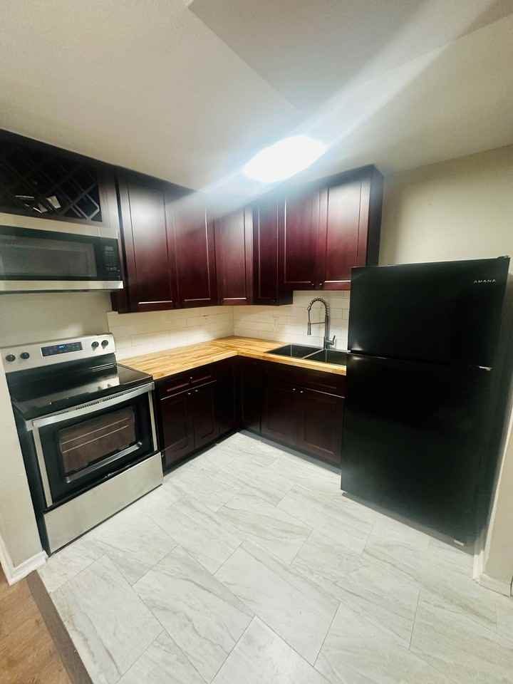 7203 Ken Knight Dr E - Photo 6 of 20