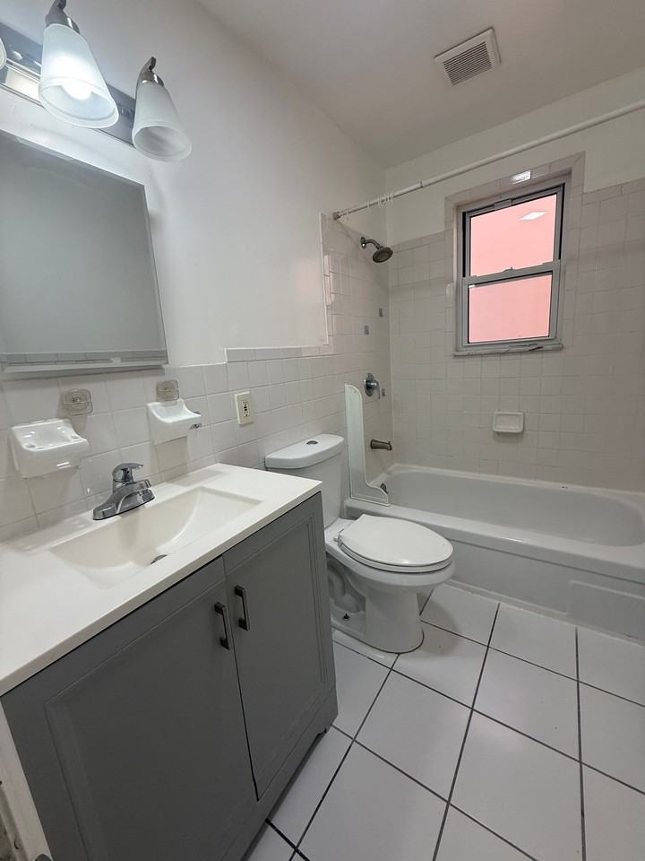 23-37 120th St - Photo 5 of 20