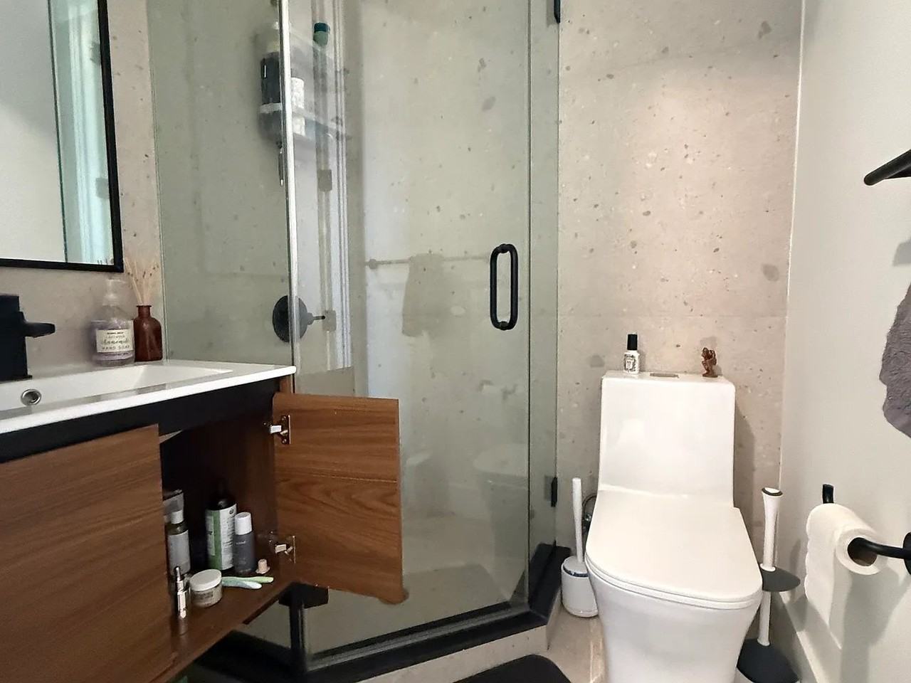 75 Mcguinness Blvd - Photo 2 of 15
