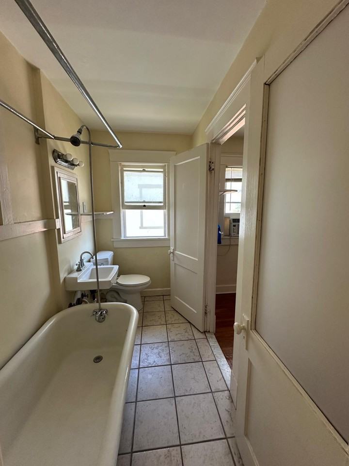 115 - 638 3rd Ave S - Photo 3 of 12