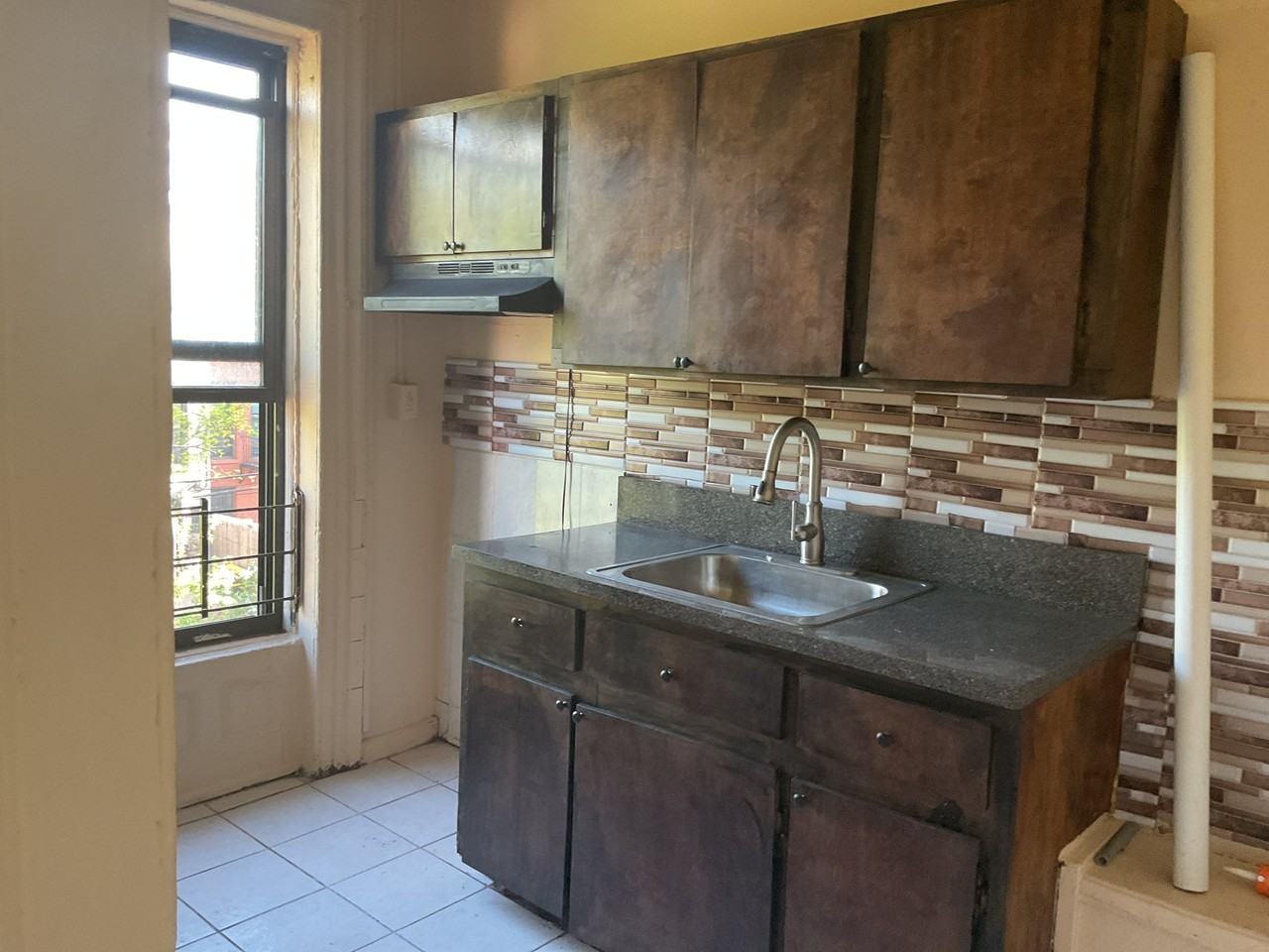 179 Hart St #1 - Photo 7 of 9
