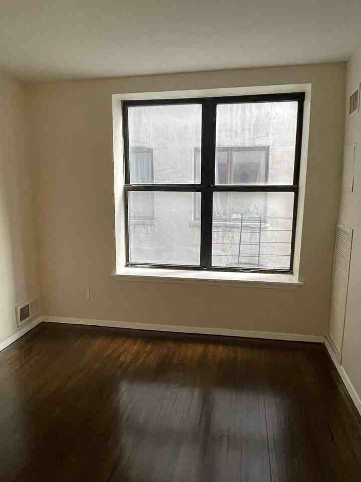 581 Academy St #1G - Photo 3 of 20