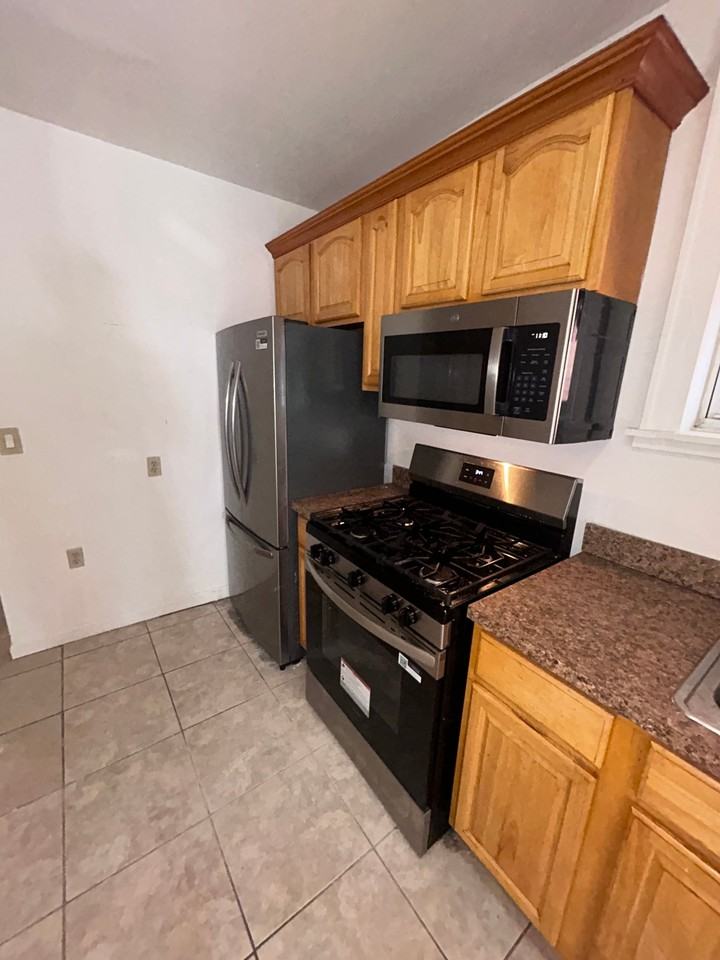 636 E 230th St #1 - Photo 4 of 8
