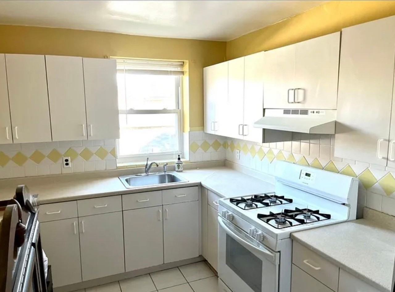 1772 Hammersley Ave #2 - Photo 4 of 17