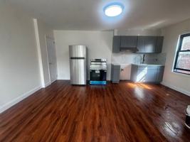 featured image of 2328 Esplanade Ave #2