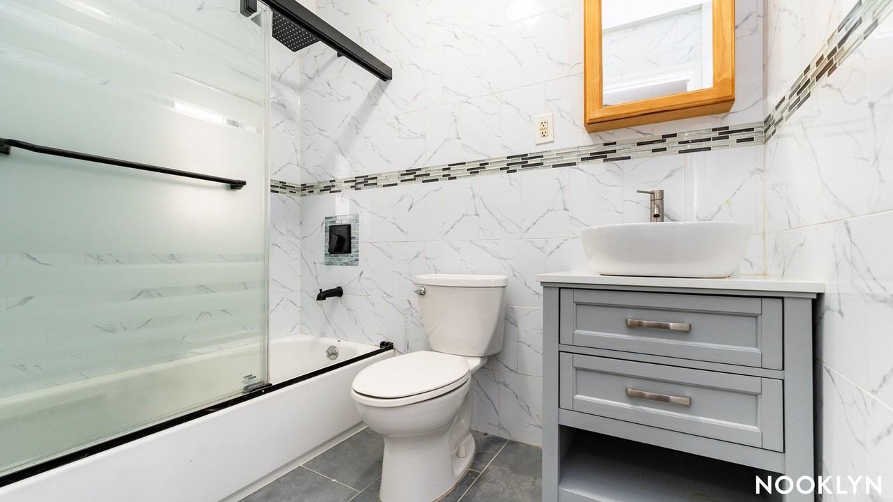 1635 Prospect Pl #1 - Photo 6 of 20