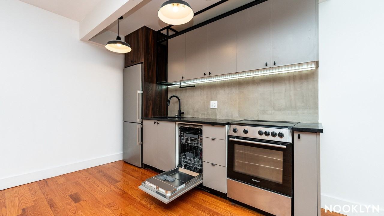 620 Parkside Ave #1B - Photo 4 of 20