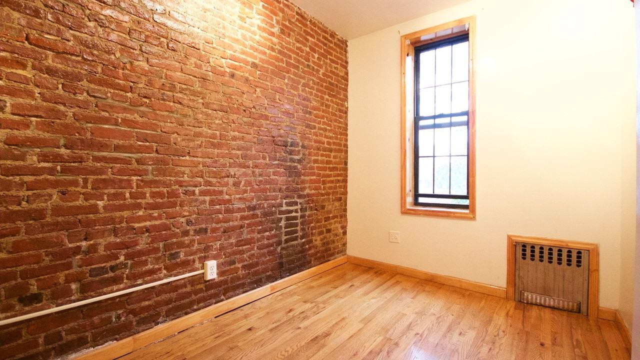 891 Bergen St #1L - Photo 4 of 9