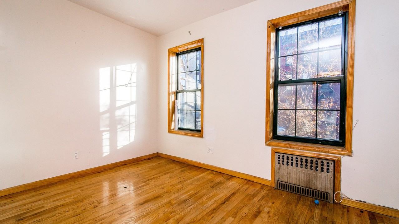 891 Bergen St #1L - Photo 6 of 9