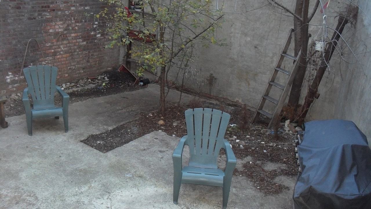 891 Bergen St #1L - Photo 7 of 9
