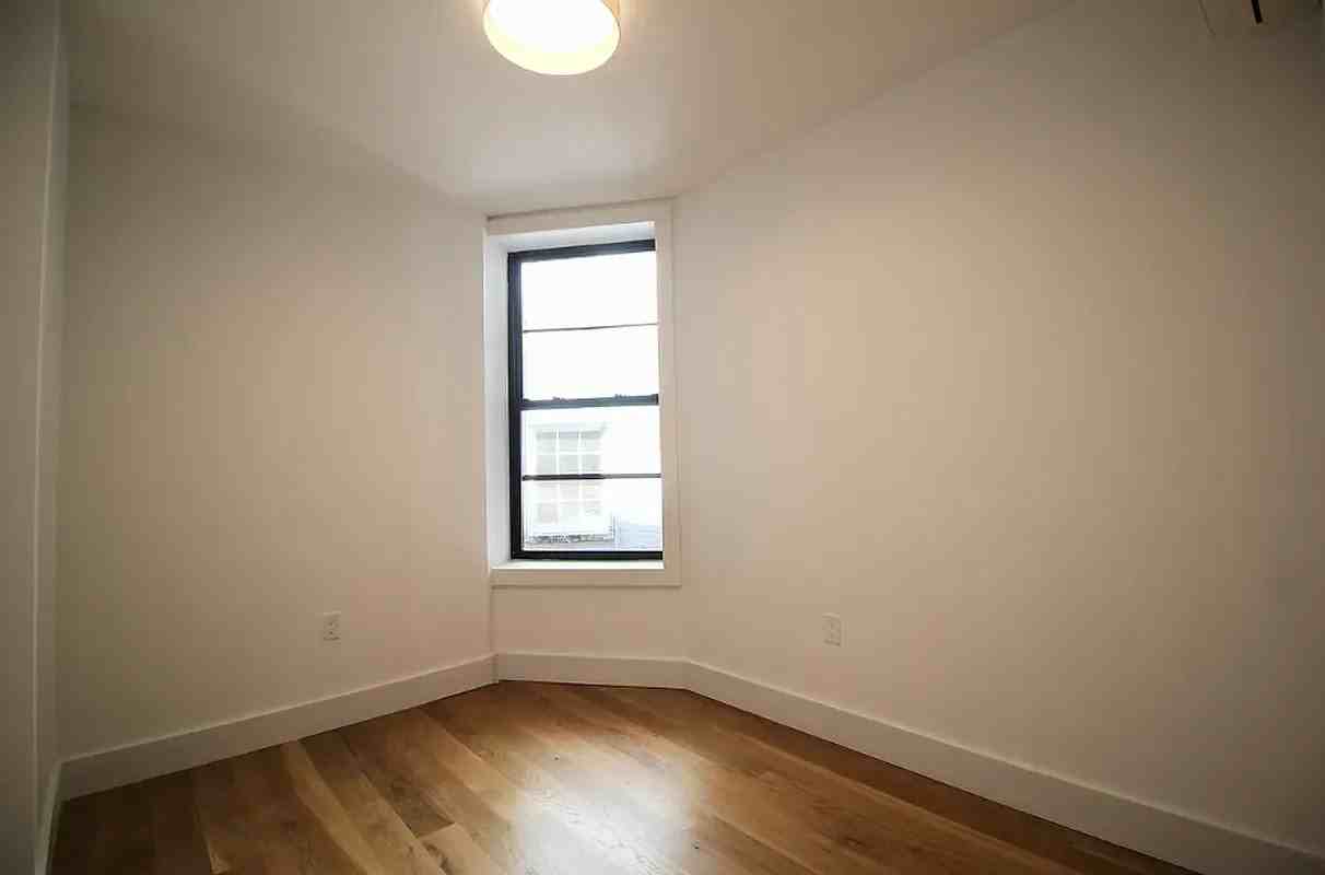 223 E 93rd St - Photo 4 of 9