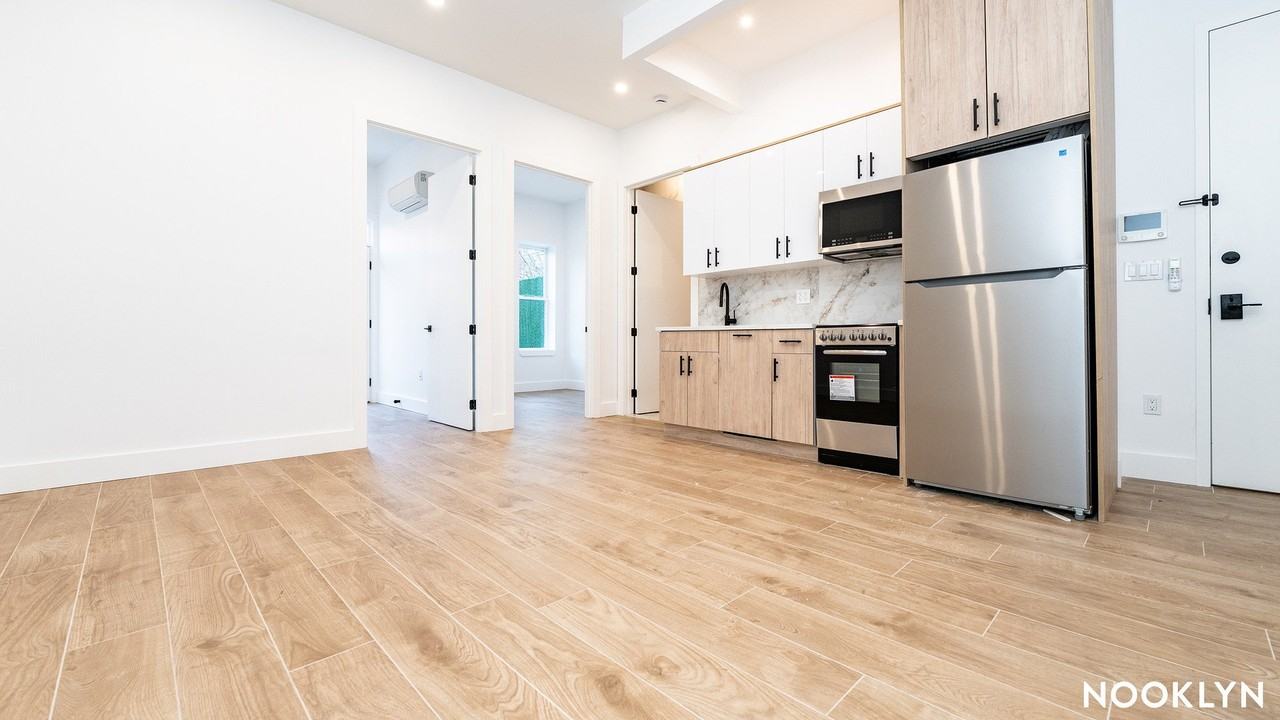 897 New York Ave #1R - Photo 3 of 15