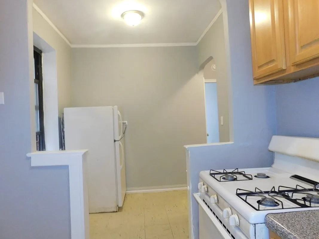 253 E 181st St #3A - Photo 5 of 9