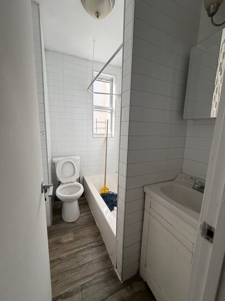 295 E 149th St #17 - Photo 6 of 8