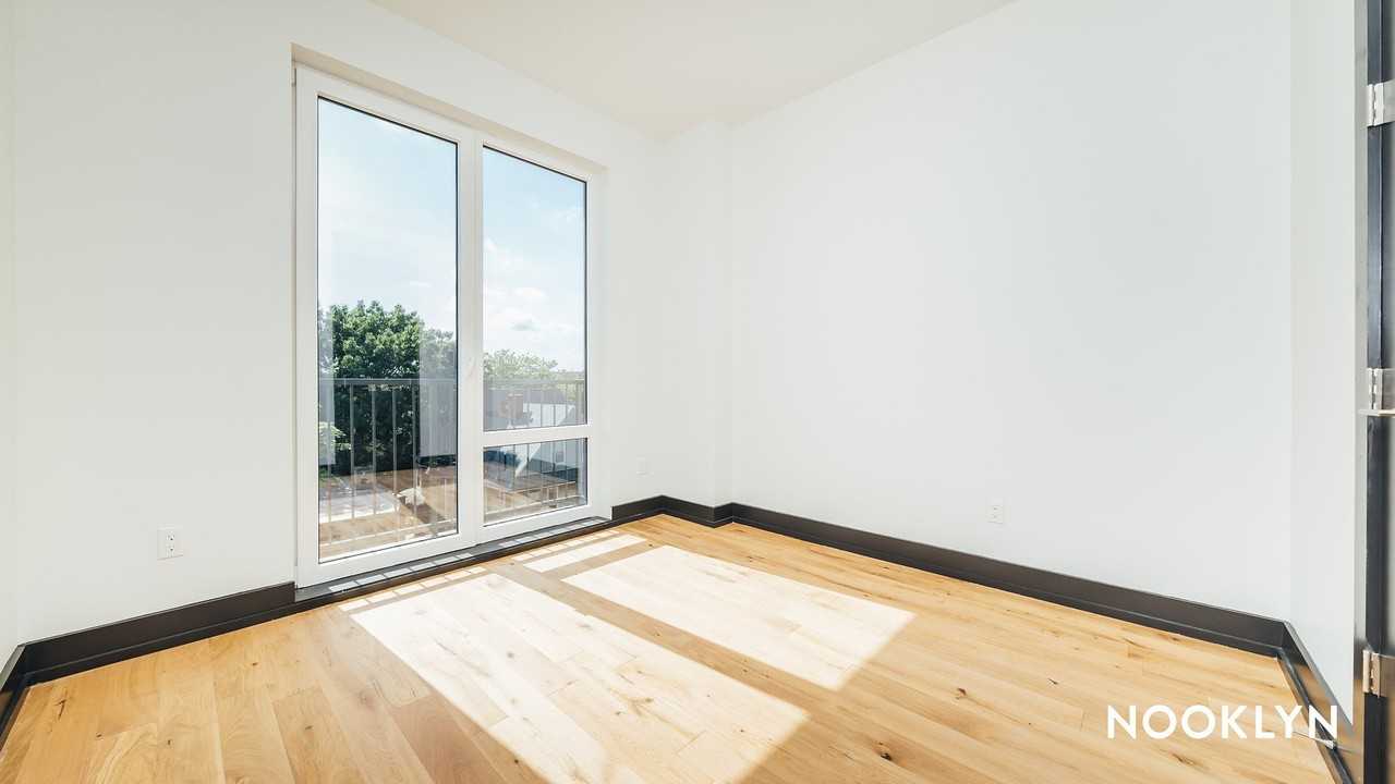 1270 New York Ave #503 - Photo 5 of 20