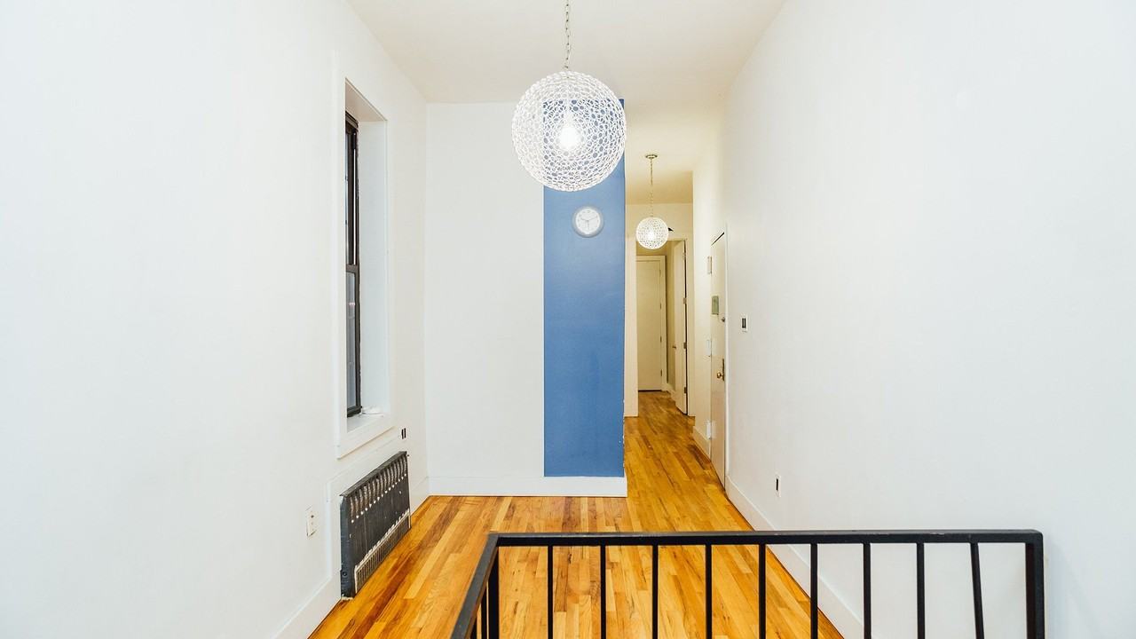 1154 Gates Ave #1L - Photo 4 of 20