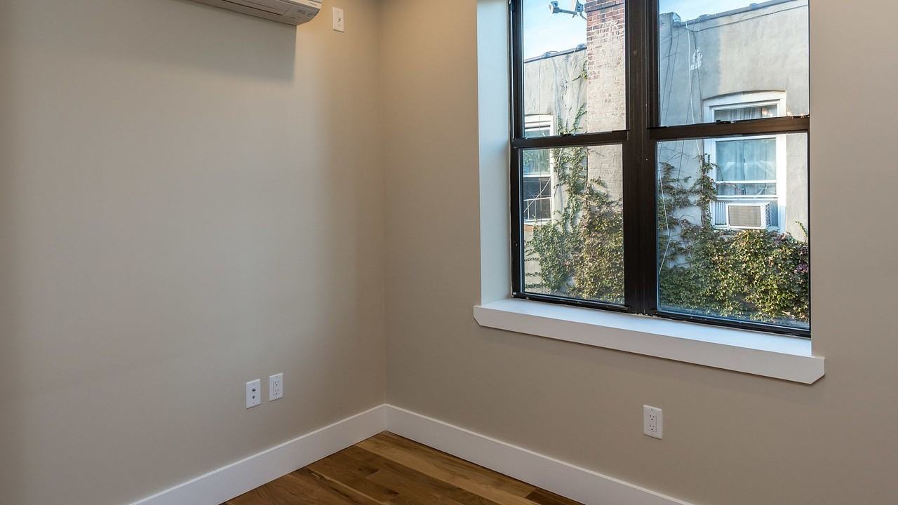 595 Myrtle Ave #4A - Photo 5 of 15