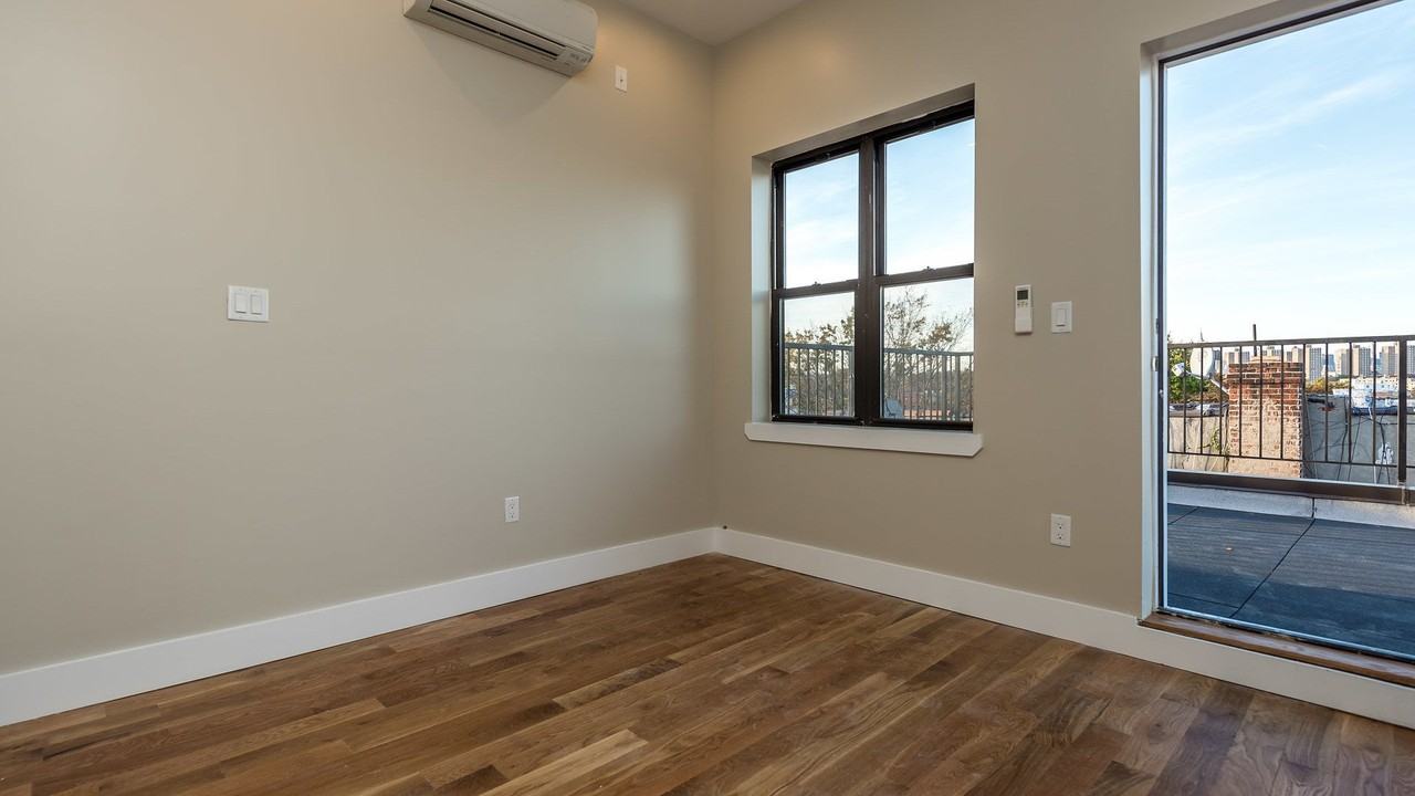 595 Myrtle Ave #4A - Photo 6 of 15