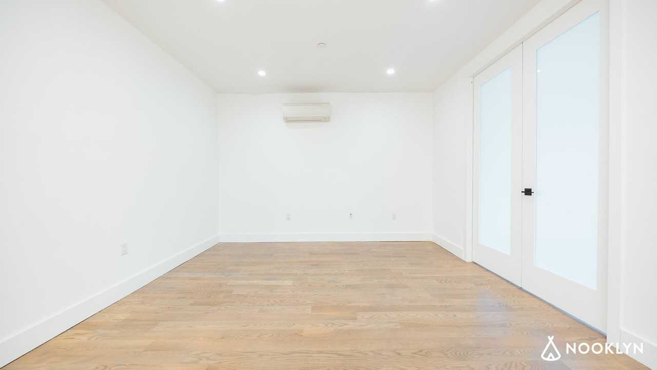 282 E 32nd St #3D - Photo 3 of 19