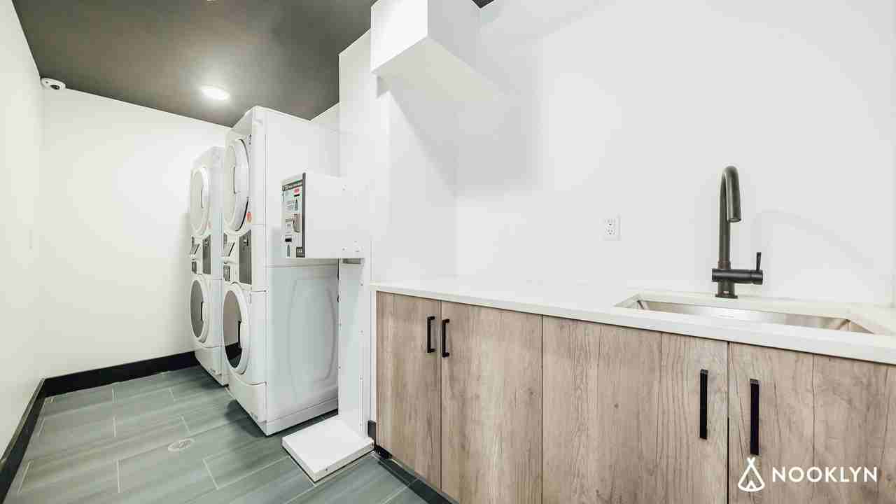 282 E 32nd St #3D - Photo 4 of 19
