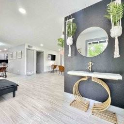 1213 Corbett Ln - Photo 3 of 9
