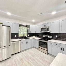 1213 Corbett Ln - Photo 5 of 9