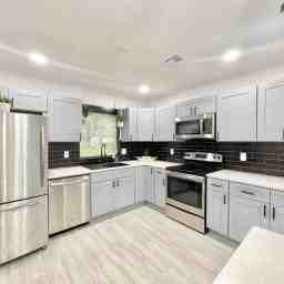 1213 Corbett Ln - Photo 7 of 9