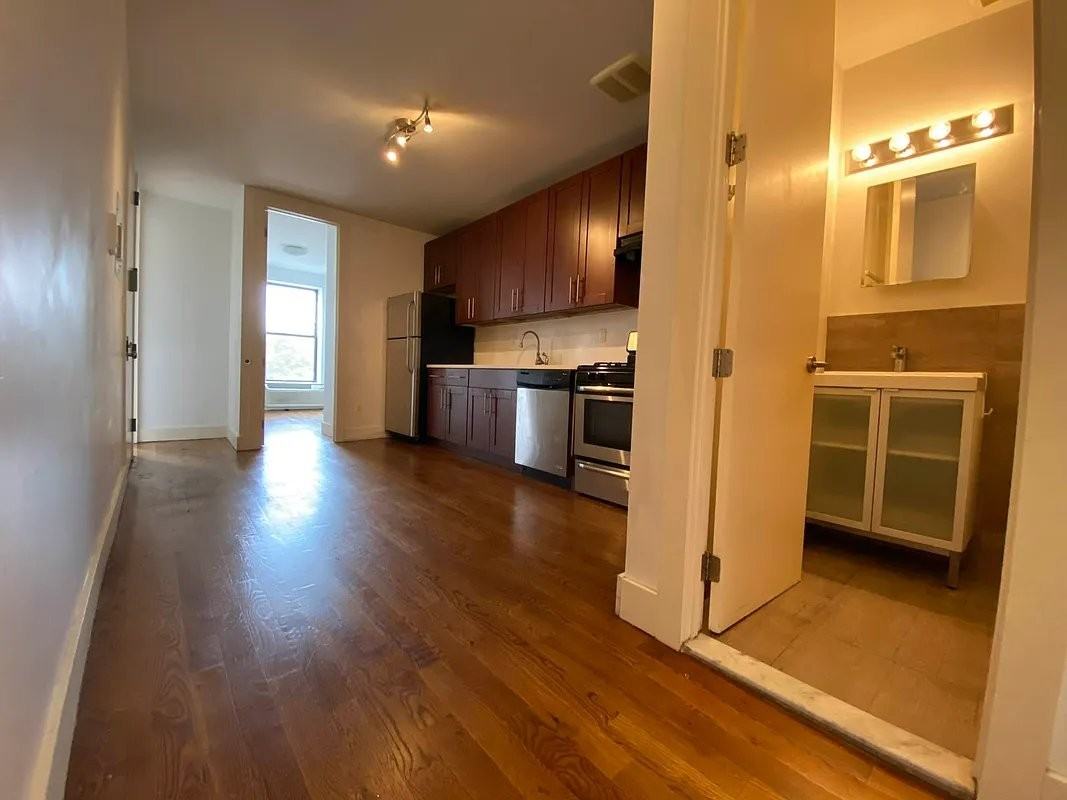 848 Madison St #3 - Photo 4 of 9