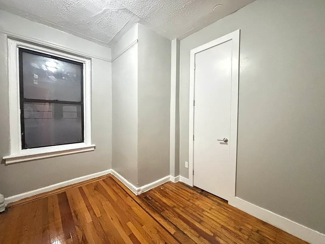 55 W Mosholu Pkwy N #6 - Photo 5 of 9